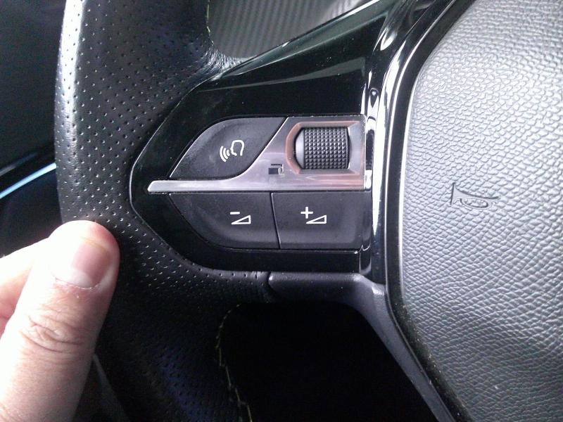 PEUGEOT 208 d’occasion à vendre à PERPIGNAN chez SAVVIC AUTO (Photo 12)