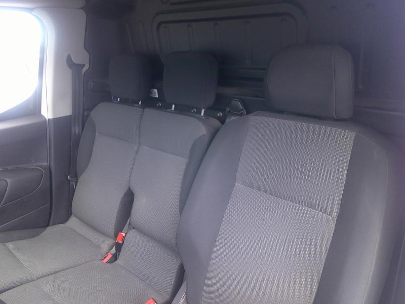 OPEL Combo Cargo VUL d’occasion à vendre à PERPIGNAN chez SAVVIC AUTO (Photo 12)