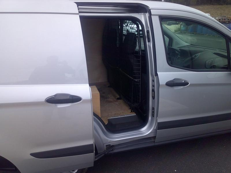 FORD Transit Courier VUL d’occasion à vendre à PERPIGNAN chez SAVVIC AUTO (Photo 16)