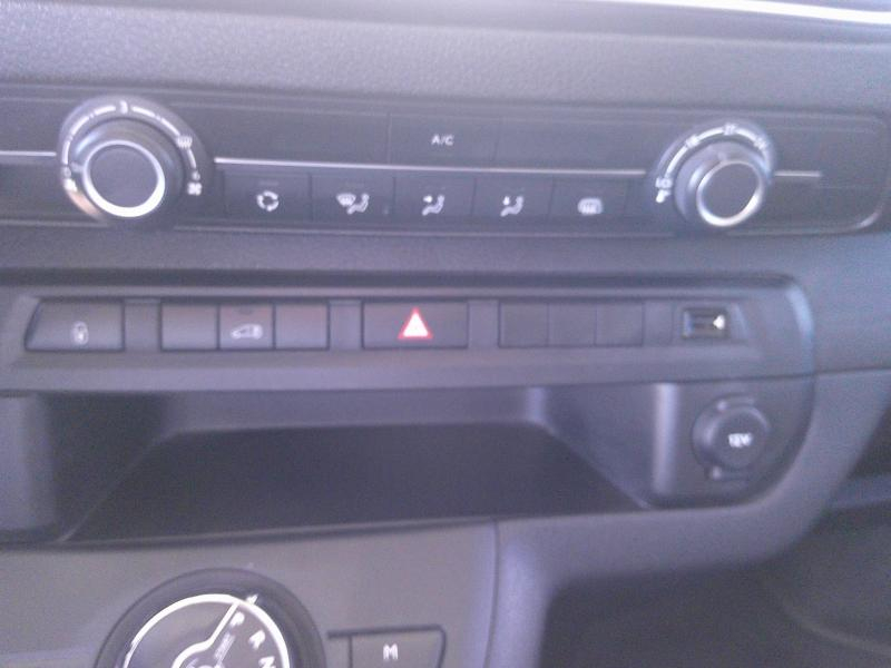 PEUGEOT Expert Fg VUL d’occasion à vendre à PERPIGNAN chez SAVVIC AUTO (Photo 12)