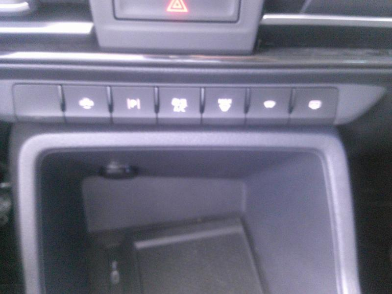 FORD Grd Tourneo Connect d’occasion à vendre à PERPIGNAN chez SAVVIC AUTO (Photo 14)